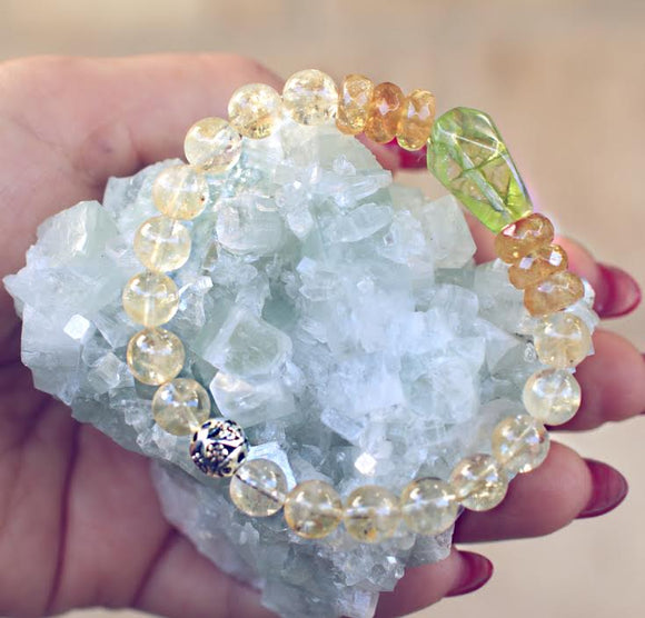 Natural crystal to attract wealth, large raw stone citrine and Ascetri  white crystal bracelet - Shop crystal-lavie Bracelets - Pinkoi